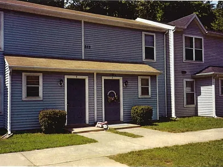 Colonial Beach Village — Photo 12