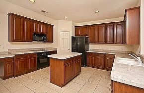 2nd image of 1511 Tanglewood Dr