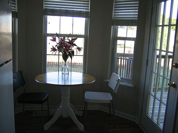bay window kitchen niche