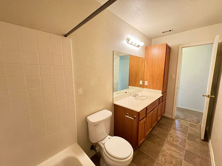 5005 John David Dr — Photo 38