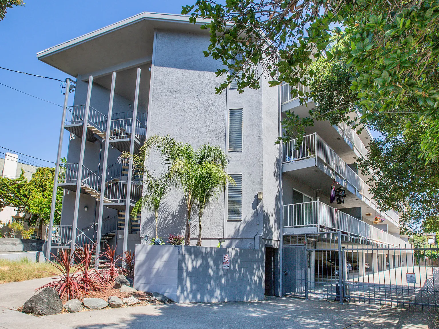 472 Jean — Photo 4