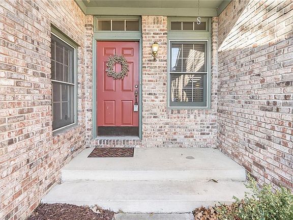 3rd image of 10808 Belair Dr
