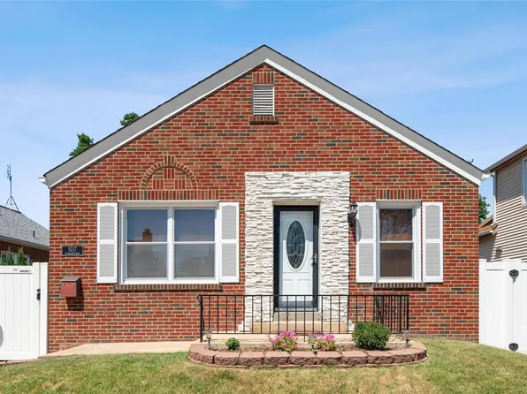 5217 Sunshine Dr, Saint Louis, MO 63109