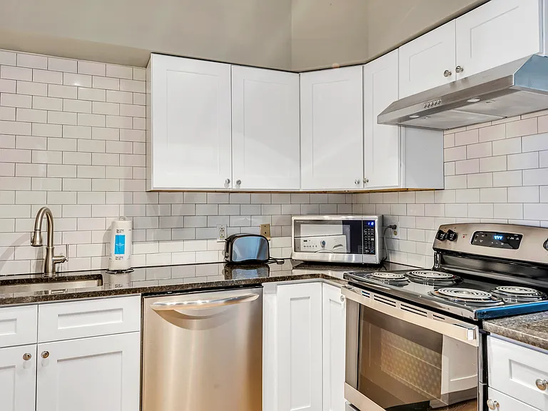 715 Barton St #715A — Photo 10