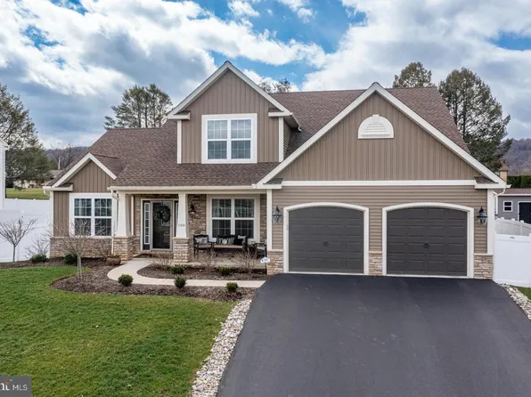 168 Sianna Cir, Wernersville, PA 19565