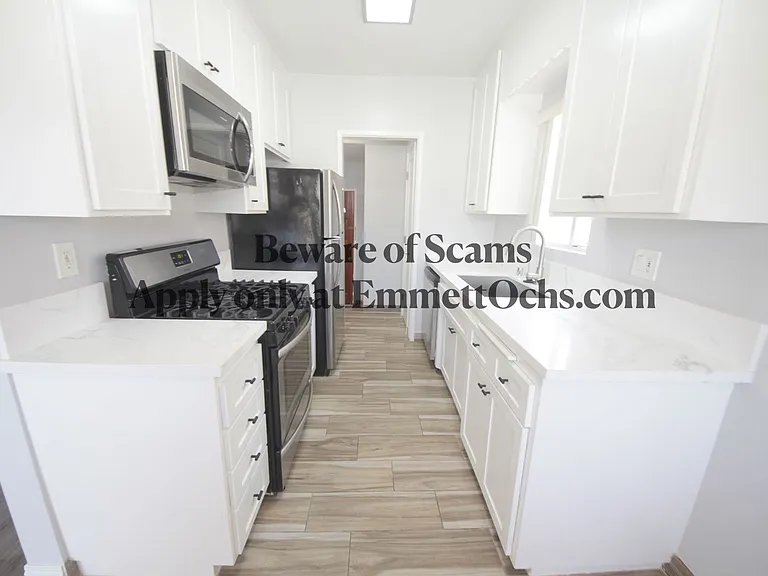 948 7th St — Photo 7