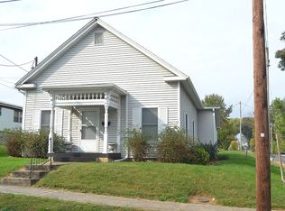 622 N 1st St, Grayville, IL 62844