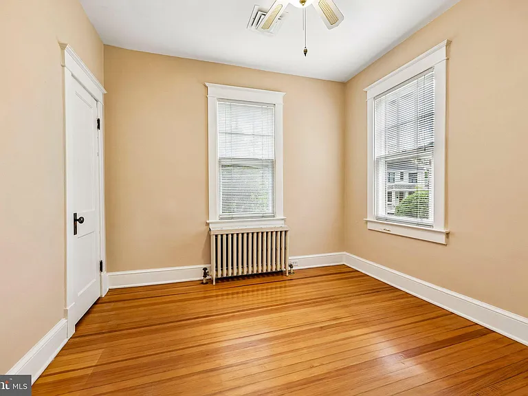 526 N Ivy St — Photo 35