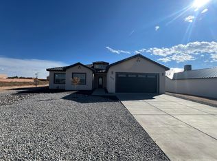 716 2nd St NE, Rio Rancho, NM 87124