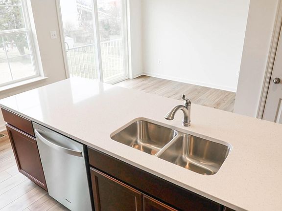 4th image of 435 Pelton St #83d0a291e
