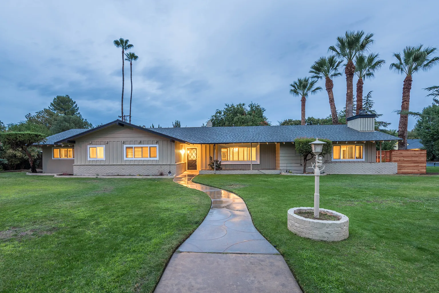 2520 W Browning Ave photo 1