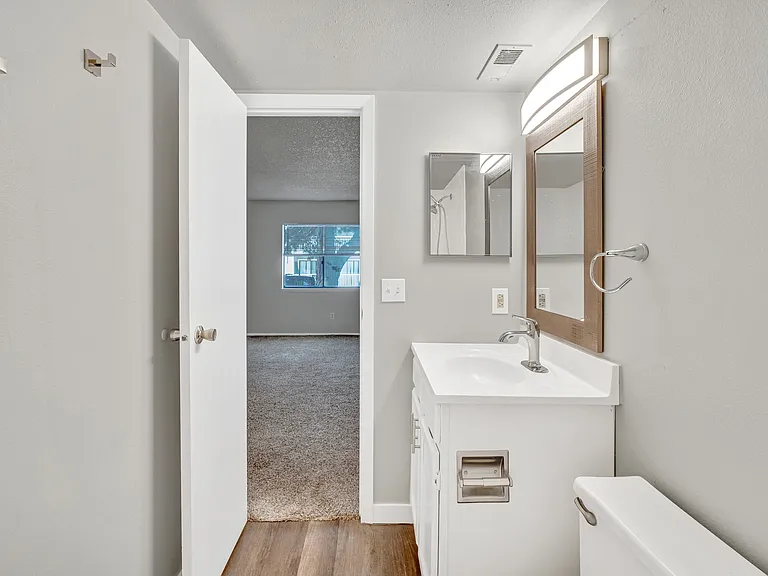 902 S Walden St #106 — Photo 19