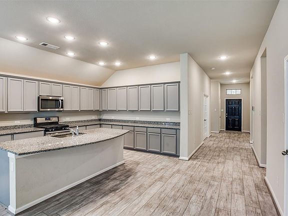 4th image of 1608 Pegasus Dr