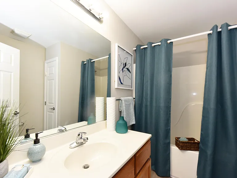 Residences at Devanshire — Photo 8