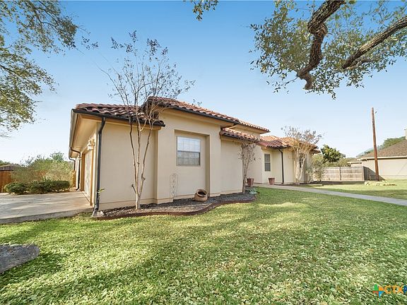3rd image of 2450 Great Oaks Dr