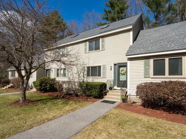 74 Eastmeadow Way, Manchester, NH 03109