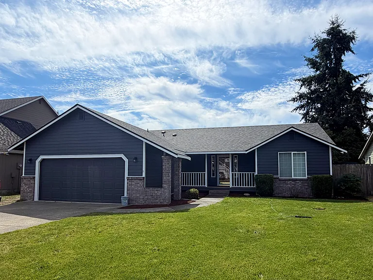 3309 Davis Ct NE — Photo 2