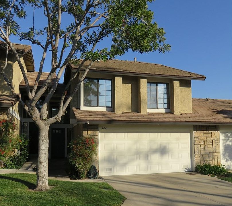 1st image of 944 Sandstone Dr