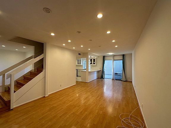 3rd image of 8768 1/2 Wyngate St