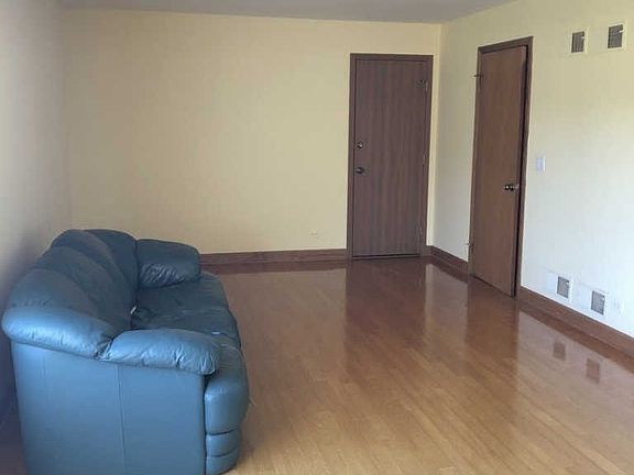 2nd image of 16W623 87th St #1