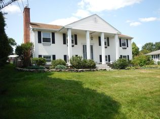 2 Bernard Ln, Methuen, MA 01844