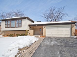 318 N Ashbury Ave, Bolingbrook, IL 60440