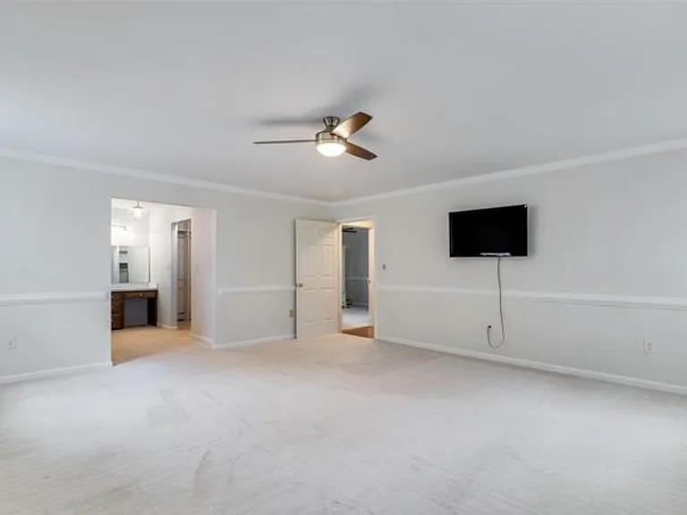 6040 Southgate Farm Rd — Photo 9