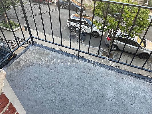 1st image of 2848 46th St APT 3