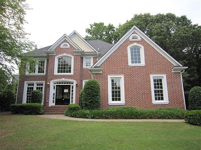 1st image of 352 Wellington Point Dr