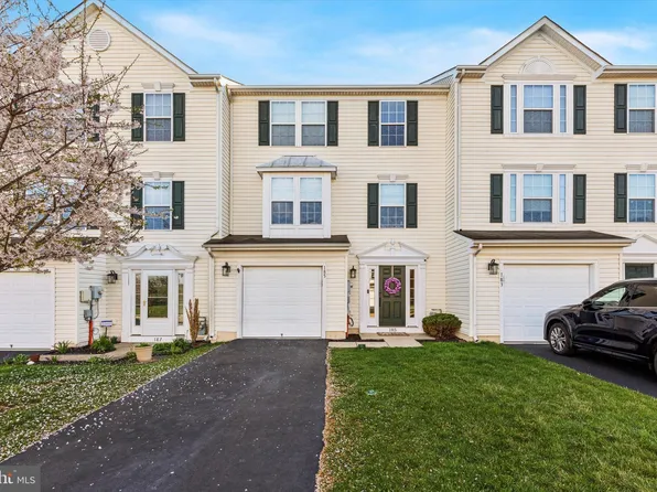 185 S Savanna Dr, Pottstown, PA 19465