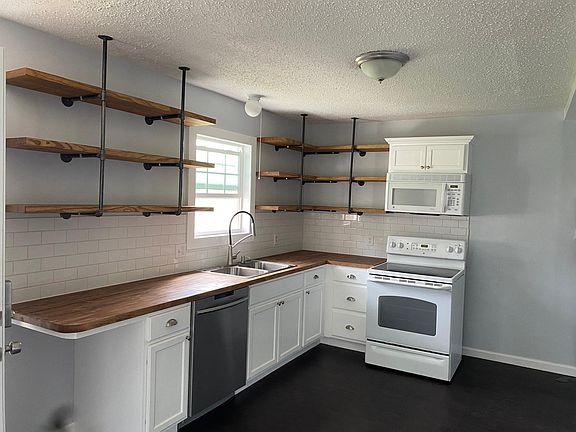 3rd image of 23 N Park Ln