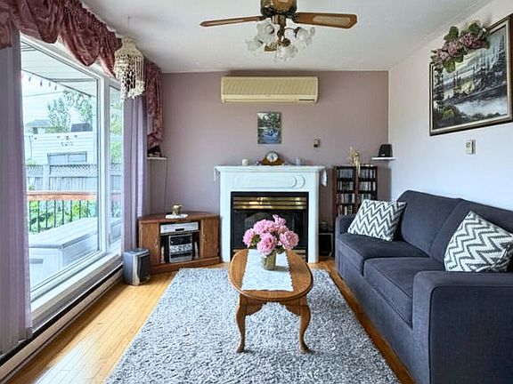3rd image of 350 Louis St