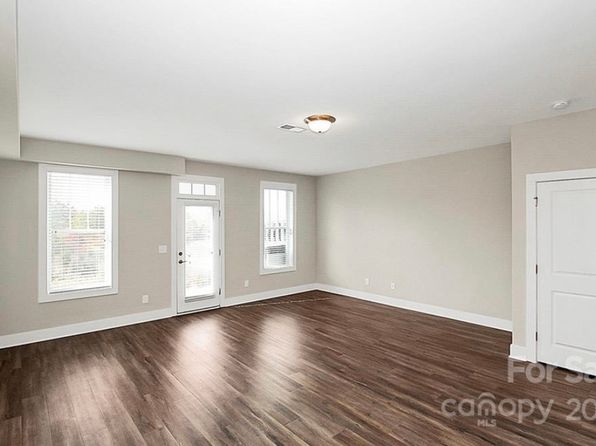 109 Mint Ave