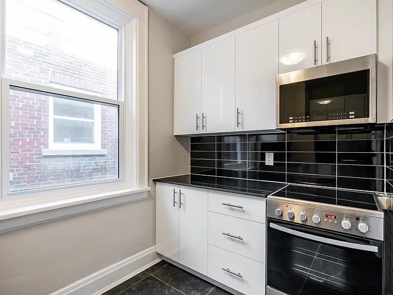407 Elgin St — Photo 22