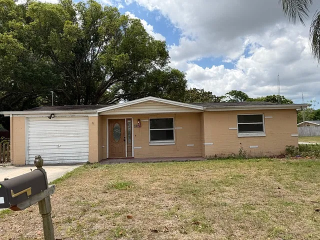 5020 Suwannee Dr — Photo 1
