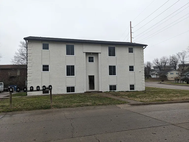 4 N Pindwood Ln #3 — Photo 4