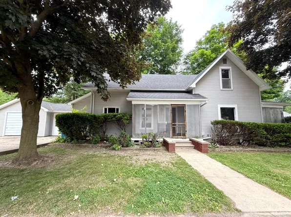 24 S Main St, Quincy, MI 49082