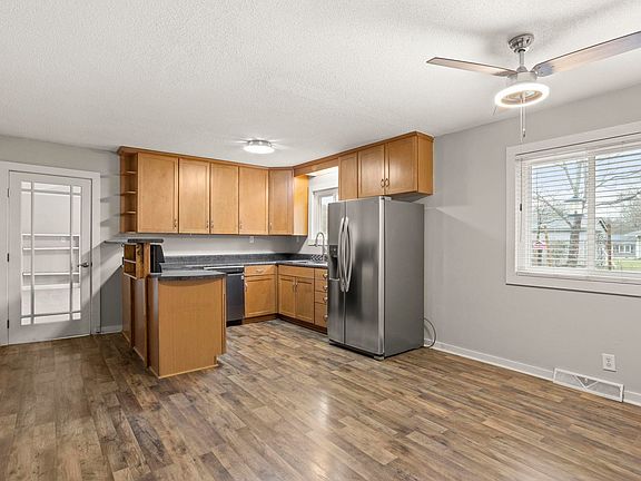 5th image of 104 Baldwin Cir