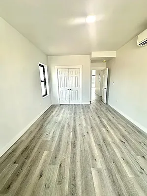 Rented by Luxian International Realty LLC | media 10