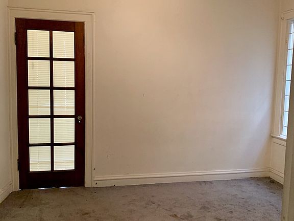 4th image of 8908 S Blackstone Ave