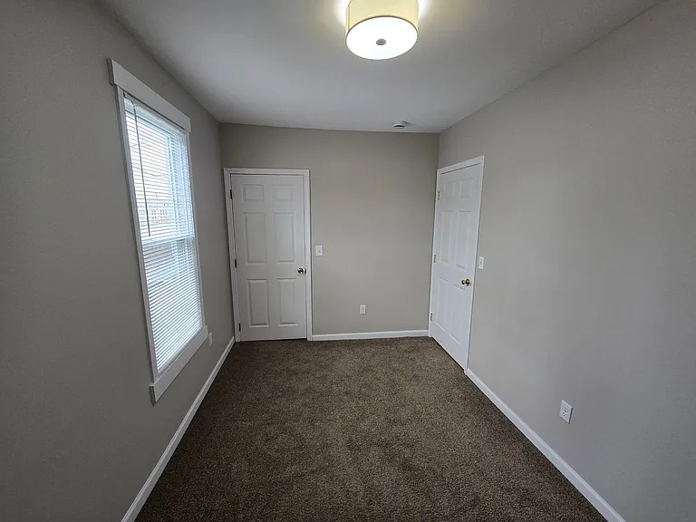 430 Greenfield Avenue — Photo 38