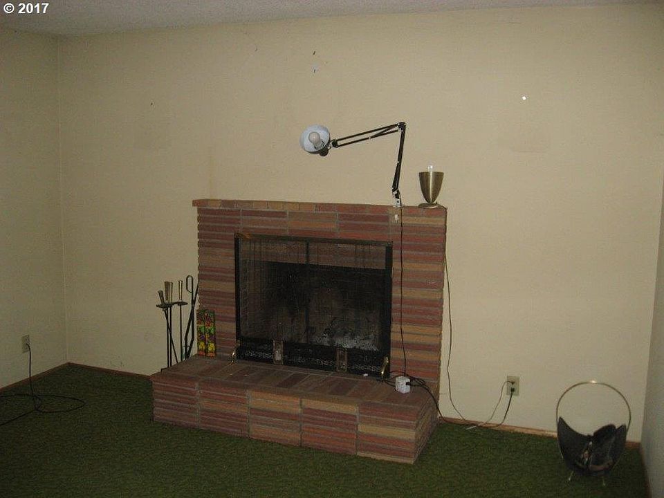 2nd image of 2154 Golden Gardens St