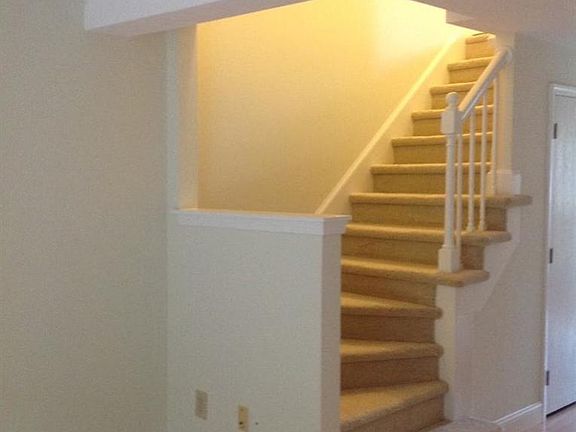 5th image of 42 Crescent Lane #42