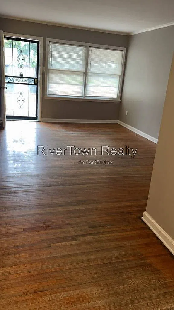 3 bed, 1.0 bath, 995 sqft, $1,095 — Photo 4