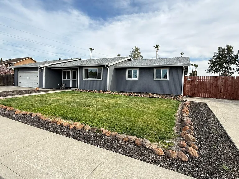5243 Wisteria Way — Photo 3
