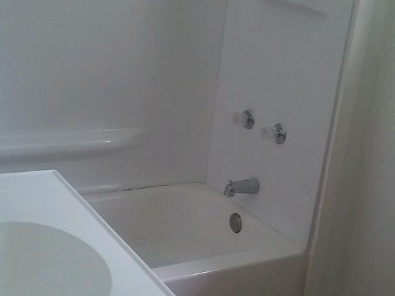 5th image of 406 Hunter Ave