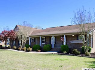 573 E Upper River Rd, Decatur, AL 35603