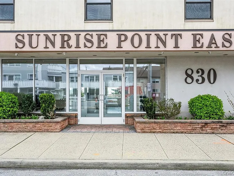 830 Shore Rd #4Q — Photo 1