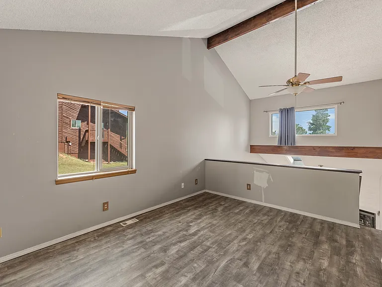 291 E Lake Ave — Photo 15