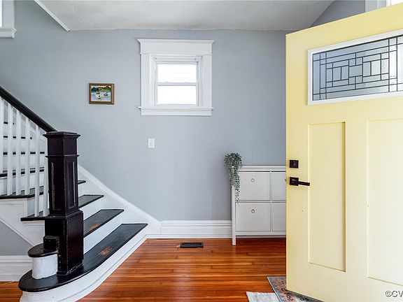 3rd image of 3016 2nd Ave